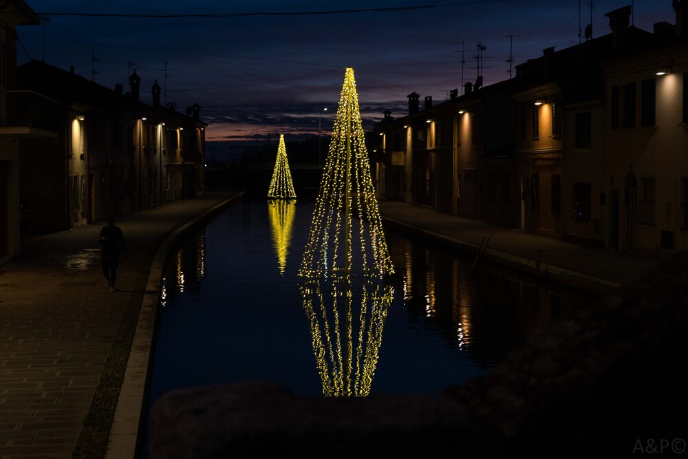 Natale sull'acqua Comacchio 2025 direzione creativa I-DEA