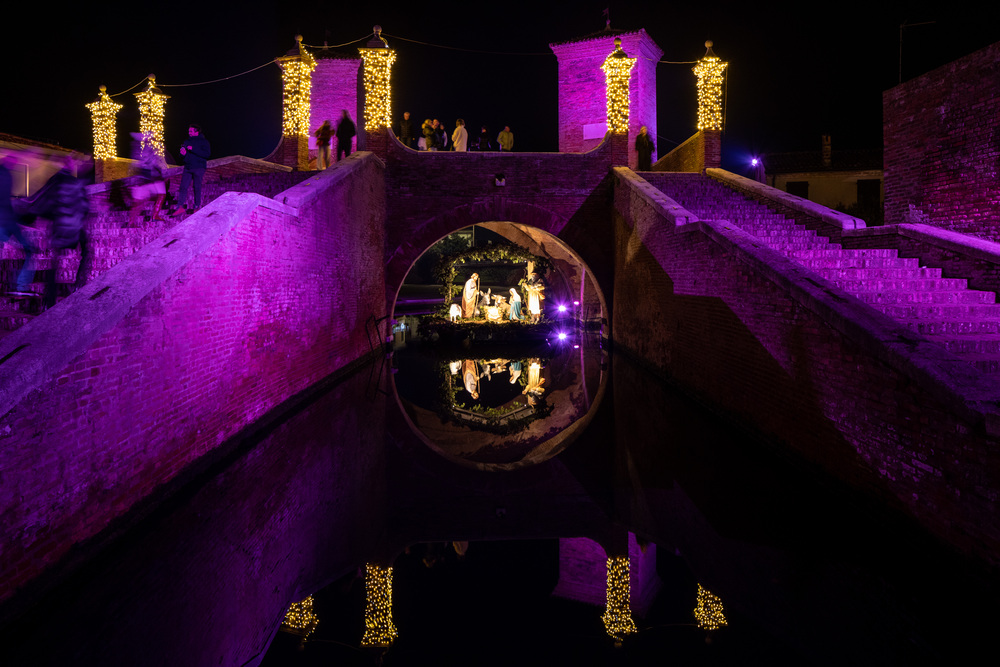 Natale sull'acqua Comacchio 2025 direzione creativa I-DEA