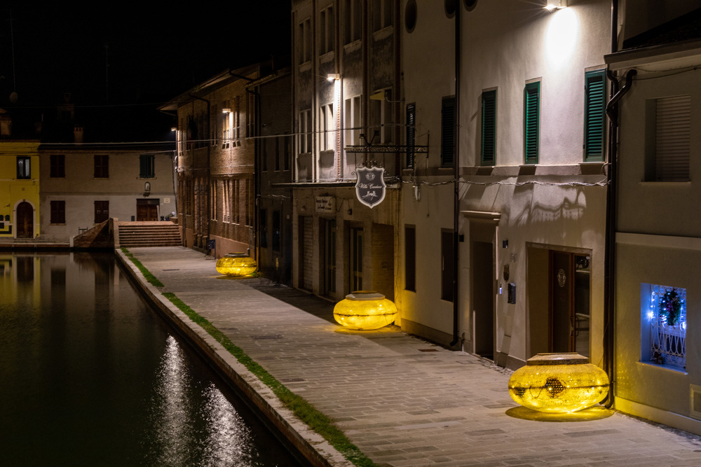 Natale sull'acqua Comacchio 2025 direzione creativa I-DEA